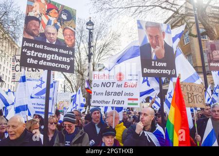 Londres, Angleterre, Royaume-Uni. 24th mars 2023. Des foules d’Israéliens et de juifs britanniques ont manifesté contre Benjamin Netanyahu devant Downing Street alors que le Premier ministre israélien s’était rendu au Royaume-Uni. (Credit image: © Vuk Valcic/ZUMA Press Wire) USAGE ÉDITORIAL SEULEMENT! Non destiné À un usage commercial ! Banque D'Images