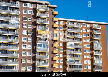 Grands immeubles d'appartements vus à Barcelone, Espagne Banque D'Images