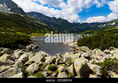Parc national de Tatra. Pics polonais en été.Five Polish Ponds Valley Banque D'Images