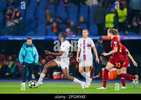 Rome, Italie. 21st mars 2023. Rome, Italie, 21 mars 2023: Asisat Oshoala (20 Barcelone) va de l'avant lors du match de football de la Ligue des champions des femmes de l'UEFA entre AS Roma et FC Barcelone au Stadio Olimpico à Rome, Italie. (Daniela Porcelli/SPP) crédit: SPP Sport presse photo. /Alamy Live News Banque D'Images