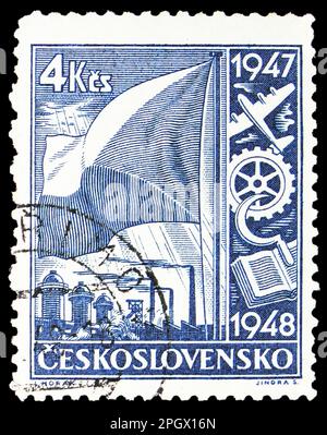 MOSCOU, RUSSIE - 16 MARS 2023 : le timbre-poste imprimé en Tchécoslovaquie montre le symbolisme de l'économie nationale, série de plans économiques de deux ans, vers Banque D'Images