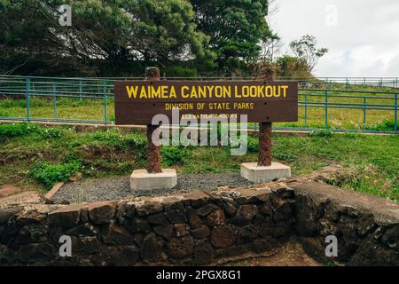 Kauai, Hawaii, États-Unis, octobre 2022, Waimea Canyon Lookout Sign, State Parks. Photo de haute qualité Banque D'Images