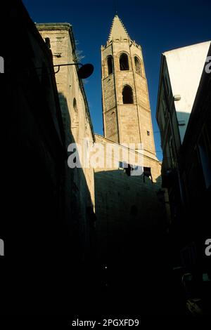 Le clocher de la cathédrale de Santa Maria à Alghero, Sardaigne, Italie. Banque D'Images