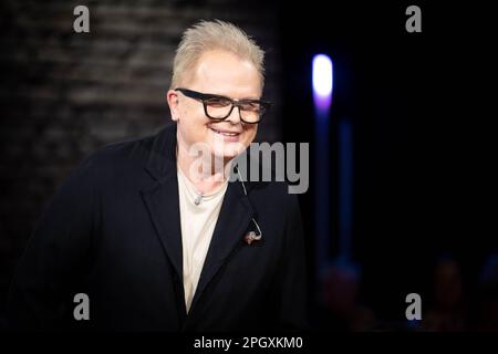 Brême, Allemagne. 24th mars 2023. Le musicien Herbert Grönemeyer à l'enregistrement de la radio Bremen talk show '3nach9. Le nouvel album de Grönemeyer 'Das ist los' sera sorti sur 24 mars 2023. Credit: Sina Schuldt/dpa/Alay Live News Banque D'Images