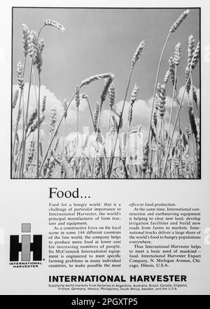 Publicité d'une société internationale agricole de récolte dans un magazine NatGeo, mai 1965 Banque D'Images