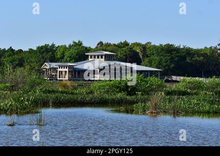 Green Cay nature Centre et Wetlands pavillon des visiteurs à Boynton Beach, Floride, le matin ensoleillé clair et sans nuages. Banque D'Images