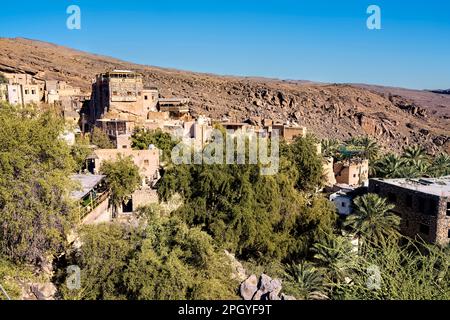 Vue sur le vieux village de Misfat Al Abriyeen, Oman Banque D'Images