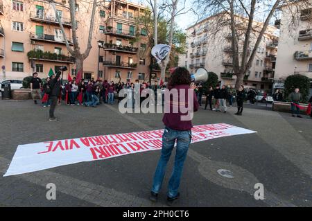 Rome, Italie, Italie. 24th mars 2023. Le Front communiste à la mémoire du 79th anniversaire du massacre de la Fosse Ardeatine, L'exécution massive de 335 civils et prisonniers politiques a été effectuée à Rome le 24 mars 1944 par les troupes d'occupation allemandes pendant la Seconde Guerre mondiale (Seconde Guerre mondiale) en représailles d'une attaque partisane conduite le 23 mars 1944 dans via Rasella, dans le centre de Rome. (Credit image: © Andrea Ronchini/Pacific Press via ZUMA Press Wire) USAGE ÉDITORIAL SEULEMENT! Non destiné À un usage commercial ! Banque D'Images