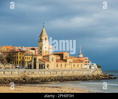 St. Eglise de Pierre à Gijón - Espagne Banque D'Images