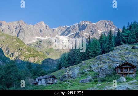 La Punta Gnifetti ou Signalkuppe, Parrotspitze, Ludwigshohe, Piramide Vincent Peaks - vallée de la Valsie. Banque D'Images