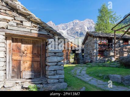 Les pics de Punta Gnifetti ou Signalkuppe, Parrotspitze, Ludwigshohe, Piramide Vincent de Rifugio Pastore - vallée de Valsie. Banque D'Images