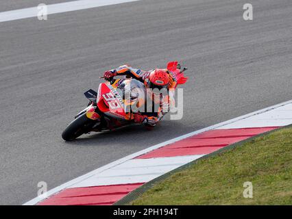 24 mars 2023, Portugal, Portimão: Motorsport/moto: Grand Prix portugais, MotoGP, libre pratique. Marc Marquez d'Espagne est sur la piste. Photo: Hasan Bratic/dpa Banque D'Images