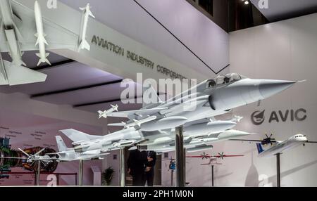 Maquettes d'avions sur un stand de la Société de l'industrie aéronautique de Chine (AVIC) lors du salon international de l'aviation de Paris 51st, Paris, France - 1 juin Banque D'Images