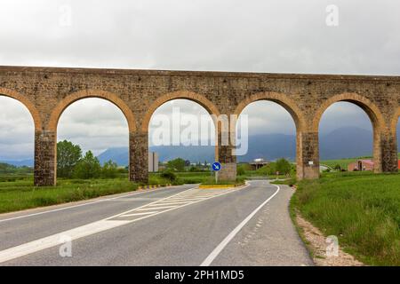 Acueducto de Noain près de Pamplona, Navarra, Espagne ville Banque D'Images