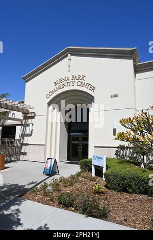 BUENA PARK, CALIFORNIE - 24 MARS 2023 : le centre communautaire de Buena Park offre une grande variété de loisirs : sports, activités culturelles et prog senior Banque D'Images