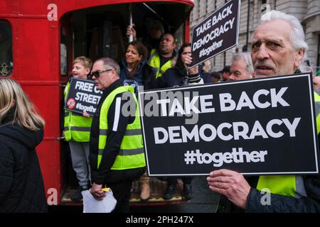 Démonstration par rapport à l'agrandissement prévu de la zone à très faible émission de Londres ou ULEZ. Banque D'Images