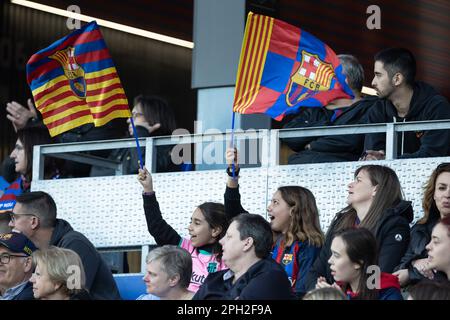 Sant Joan Despi, Espagne. 25th mars 2023. SANT JOAN DESPI, ESPAGNE - MARS 25: Les supporters du FC Barcelone pendant le match de la Ligue F entre le FC Barcelone et le Real Madrid à l'Estadi Johan Cruyff sur 25 mars 2023 à Sant Joan Despi, Espagne (Credit image: © Gerard Franco Crespo/DAX via ZUMA Press Wire) USAGE ÉDITORIAL SEULEMENT! Non destiné À un usage commercial ! Banque D'Images