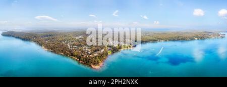 Panorama aérien sur le bord du lac de Murrays plage Swansea Cams quai stations villes sur le lac Macquarie de la côte Pacifique - destination touristique populaire en Austral Banque D'Images