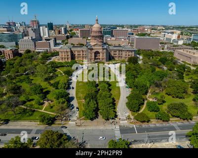 Austin, Texas, États-Unis. 24th mars 2023. Vue aérienne du Texas State Capitol Building dans la ville d'Austin, Texas. (Credit image: © Walter G. Arce Sr./ZUMA Press Wire) USAGE ÉDITORIAL SEULEMENT! Non destiné À un usage commercial ! Banque D'Images