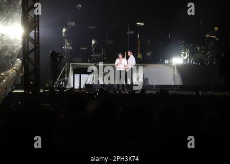 Sao Paulo, Sao Paulo, Brésil. 25th mars 2023. (INT) le groupe de 1975 se produit au spectacle musical Lollapalooza 2023 au Brésil. 25 mars 2023, Sao Paulo, Brésil: 1975 groupe a joué en direct sur la scène de Budweiser à l'édition 10th de Lollapalooza 2023 à Sao Paulo, Brésil, le samedi (25) à l'hippodrome d'Interlagos. Crédit : ZUMA Press, Inc./Alay Live News Banque D'Images