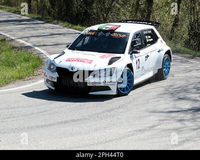 Turin, Italie. 25th mars 2023. Vona Claudio ITA d'Agostino Simone ITA RC2N R5 Skoda Fabia-Cars for Fun pendant le shakedown de l'équipe de rallye 971-2023 à Pavarolo - À, sur 25 mars 2023 pendant le 49Â° équipe de rallye 971 (day1), Rallye à Turin, Italie, 25 mars 2023 Credit: Independent photo Agency/Alay Live News Banque D'Images