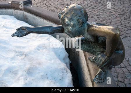 Statue d'un enfant à Ortisei Banque D'Images