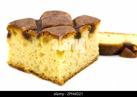 Gâteau de Noël avec confiture gros plan sur fond blanc Banque D'Images