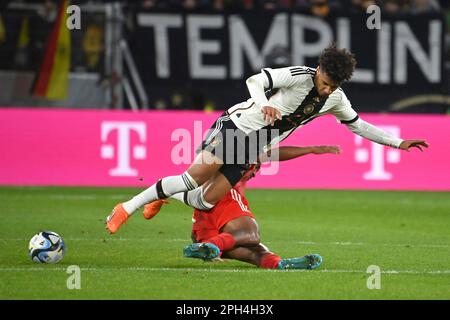 Mayence, Allemagne. 25th mars 2023. Action, duels avec Kevin SCHADE (GER). Football Laenderspiel Allemagne (GER) - Pérou 2-0, on 25 mars 2023, MEWA Arena Mayence? Credit: dpa/Alay Live News Banque D'Images