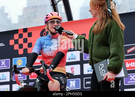 Wevelgem, Belgique. 26th mars 2023. Italian Chiara Consonni of UAE Team ADQ photographié lors de la présentation des coureurs, devant la femme Gent-Wevelgem - en Flandre champs course cycliste, 162, 5 km d'Ieper à Wevelgem, dimanche 26 mars 2023. BELGA PHOTO DAVID PINTENS crédit: Belga News Agency/Alay Live News Banque D'Images