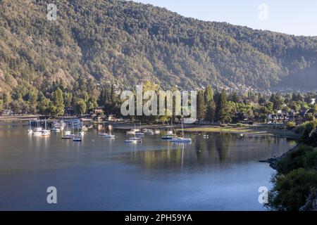 Voiliers au port de San Martín de los Andes à Neuquén, Argentine Banque D'Images