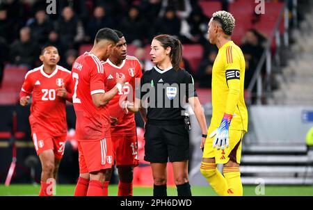 Équipe nationale de football, match international, Mewa-Arena Mayence: Allemagne contre Pérou; Referee Maria Sole Caputi (ITA) Banque D'Images