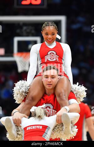 25 mars 2023: Cheerleaders de l'État de l'Ohio pendant le match de basket-ball sémifinal régional de la NCAA entre les Buckees de l'État de l'Ohio et les Huskies de l'UConn à l'aréna Climate gage à Seattle, WA. L'État de l'Ohio a battu UConn 73-61 pour gagner une place dans l'Elite 8. Steve Faber/CSM Banque D'Images