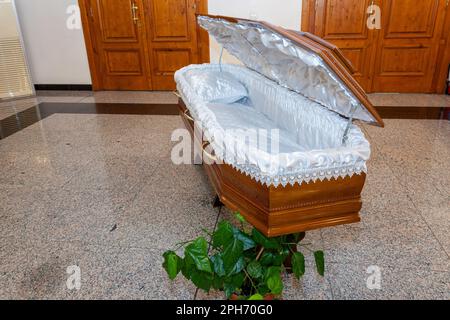 Morgue et cercueil décorés Banque D'Images