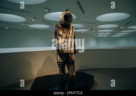 Winnipeg, MB, Canada - mai 2022 : un regard sur le plancher de l'exposition à WAG-Quaumajuq. Photo de haute qualité Banque D'Images