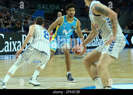 Madrid, Espagne. 26th mars 2023. Le joueur Mark Hughes (C) de Movistar Estudiantes vu en action pendant la ligue espagnole, Liga LEB Oro, match de basket-ball entre Movistar Estudiantes et HLA Alicante au pavillon du Centre Wizink. Notes finales; Movistar Estudiantes 70-65 HLA Alicante (photo d'Atilano Garcia/SOPA Images/Sipa USA) crédit: SIPA USA/Alay Live News Banque D'Images