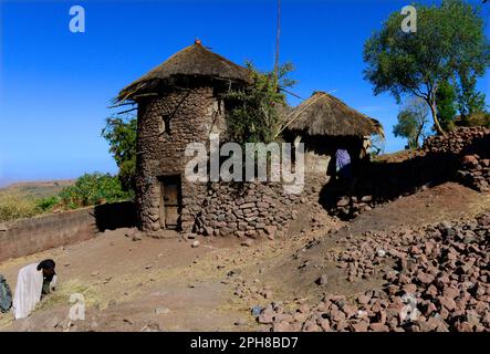 Huttes traditionnelles éthiopiennes dans les villages autour de Lalibela, Ethiopie. Banque D'Images