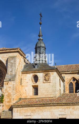 Petite tour sur la cathédrale de Burgo de Osma, Espagne Banque D'Images