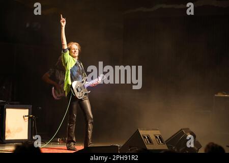 Porto, Portugal. 26th mars 2023. Le guitariste américain Steve Vai se produit en concert à la Casa da Musica à Porto, Portugal, sur 26 mars 2023 (photo de Rita Franca/NurPhoto). Crédit: NurPhoto SRL/Alamy Live News Banque D'Images