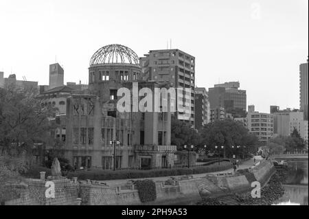 Hisoshima, Japon - 1 janvier 2020. Gros plan du mémorial de la paix d'Hiroshima, ou dôme atomique, le jour du nouvel an. Banque D'Images