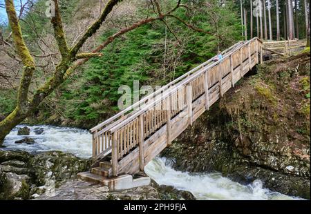 Pont des mineurs de l'autre côté de la rivière Llugwy, près de Betws-y-Coed, Conwy, Snowdonia, pays de Galles Banque D'Images