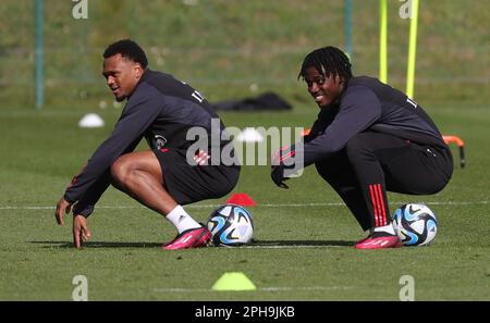 Tubize, Belgique. 27th mars 2023. Lois Openda en Belgique et Roméo Lavia en Belgique photographiés lors d'une séance d'entraînement de l'équipe nationale belge de football Red Devils, le lundi 27 mars 2023, au siège de l'Association royale belge de football RBFA à Tubize. Les Red Devils se préparent à un match amical de demain contre l'Allemagne. BELGA PHOTO VIRGINIE LEFOUR crédit: Belga News Agency/Alay Live News Banque D'Images