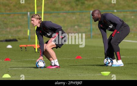 Tubize, Belgique. 27th mars 2023. Sebastiaan Bornauw en Belgique et Romelu Lukaku en Belgique photographiés lors d'une séance d'entraînement de l'équipe nationale belge de football Red Devils, le lundi 27 mars 2023, au siège de la Royal Belgian football Association RBFA à Tubize. Les Red Devils se préparent à un match amical de demain contre l'Allemagne. BELGA PHOTO VIRGINIE LEFOUR crédit: Belga News Agency/Alay Live News Banque D'Images