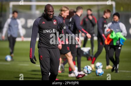 Tubize, Belgique. 27th mars 2023. Romelu Lukaku de Belgique photographié lors d'une séance d'entraînement de l'équipe nationale belge de football Red Devils, lundi 27 mars 2023, au siège de l'Association royale belge de football RBFA à Tubize. Les Red Devils se préparent à un match amical de demain contre l'Allemagne. BELGA PHOTO VIRGINIE LEFOUR crédit: Belga News Agency/Alay Live News Banque D'Images