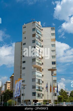 Palmanova, Espagne; mars 19 2023: Vue générale des appartements dans la station touristique de Magaluf, île de Majorque, Espagne Banque D'Images