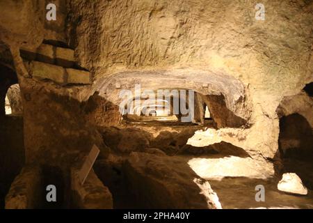 Située à Mdina et Rabat, servant de lieu de sépulture depuis les temps punique, romain et byzantin, les catacombes de Saint-Paul représentent la plus ancienne et la plus grande preuve archéologique du christianisme à Malte Banque D'Images