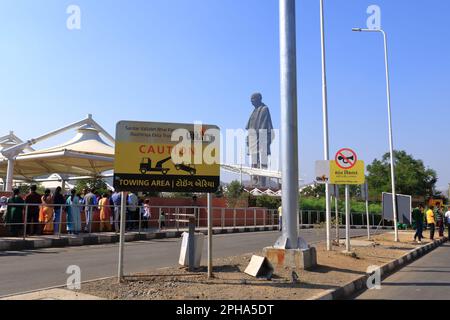 23 décembre 2022 - Gujarat en Inde : les gens sont fascinés et ravis par la statue de l'unité au Gujarat, en Inde Banque D'Images