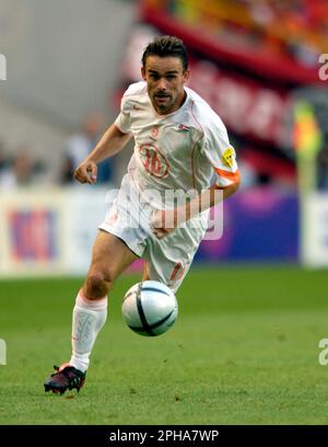 ARCHIVE PHOTO: Marc OVERmars 50 ans sur 29 mars 2023, 123SN POR NED.JPG Marc OVERmars, NED; Aktion Portugal - pays-Bas 2:1 sur 30.06.2004 Championnat d'Europe de football/EM 2004 au Portugal ?Sven Simon#Prinzess-Luise-Strasse 41#45479 Muelheim/R uhr #tél 0208/9413250#fax. 0208/9413260#KTO.1428150 C ommerzbank E ssen BLZ 36040039# www.SvenSimon.net. Banque D'Images