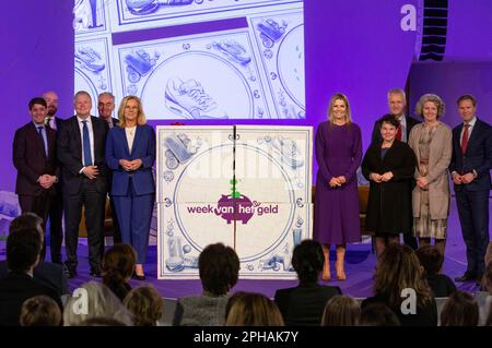 Utrecht, Niederlande. 27th mars 2023. Queen Maxima des pays-Bas au Jaarbeurs à Utrecht, sur 27 mars 2023, pour ouvrir la semaine de l'argent 2023 avec le thème de restreindre le bling, ( la Reine est président honoraire de la plate-forme Money Wise ) Credit: Albert Nieboer/Netherlands OUT/point de vue OUT/dpa/Alay Live News Banque D'Images
