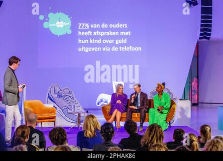 Utrecht, Niederlande. 27th mars 2023. Queen Maxima des pays-Bas au Jaarbeurs à Utrecht, sur 27 mars 2023, pour ouvrir la semaine de l'argent 2023 avec le thème de restreindre le bling, ( la Reine est président honoraire de la plate-forme Money Wise ) Credit: Albert Nieboer/Netherlands OUT/point de vue OUT/dpa/Alay Live News Banque D'Images