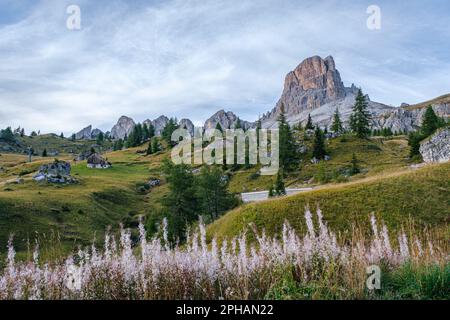 Une vue à couper le souffle sur les extraordinaires formations de pierre des Dolomites dans le Tyrol du Sud, en Italie Banque D'Images